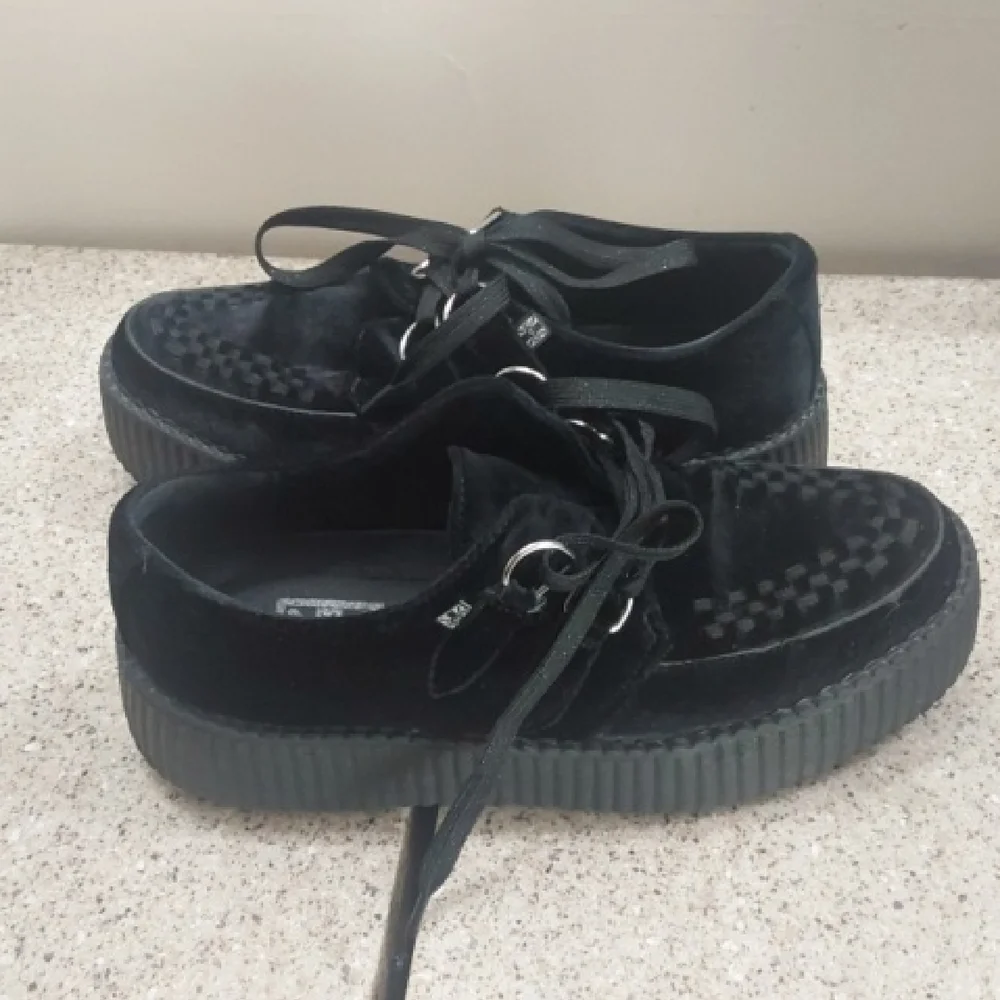 T.U.K Black Platform Shoes - Picture 6 of 7